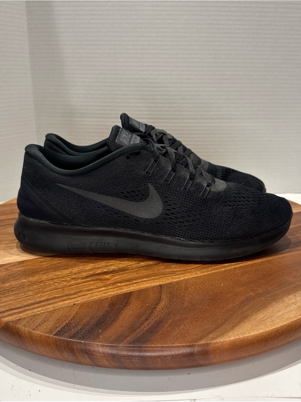 Nike Free RN Triple Black Low Top Lace Up Men’s Size 10.5 Running Sneakers